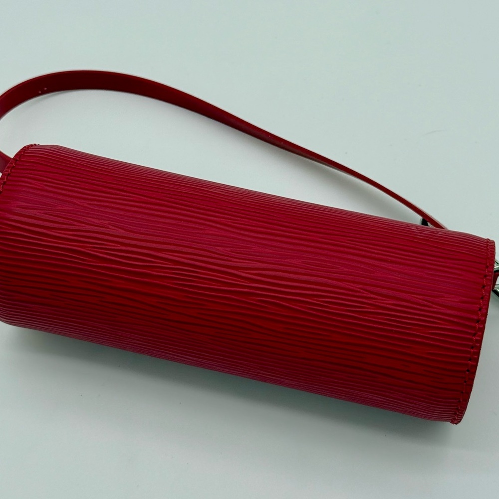 Louis Vuitton Castilian Red Epi Pochette - Picture 4 of 15